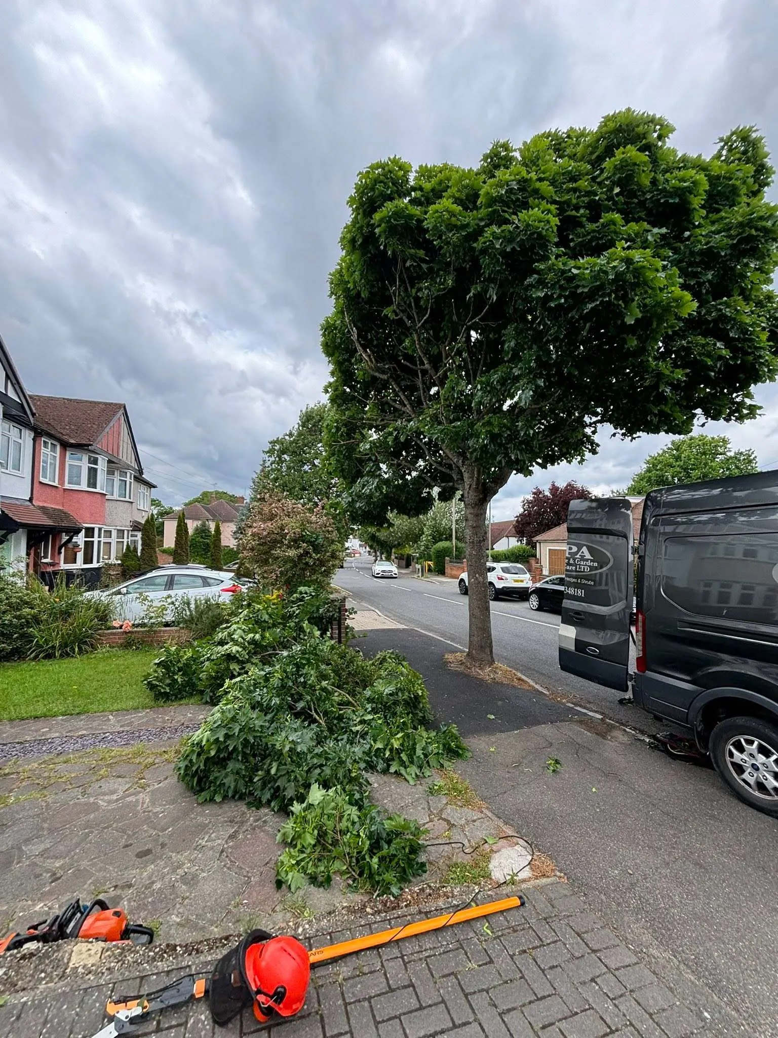 The PA Tree & Garden Care team, a local tree surgeon serving Swanley